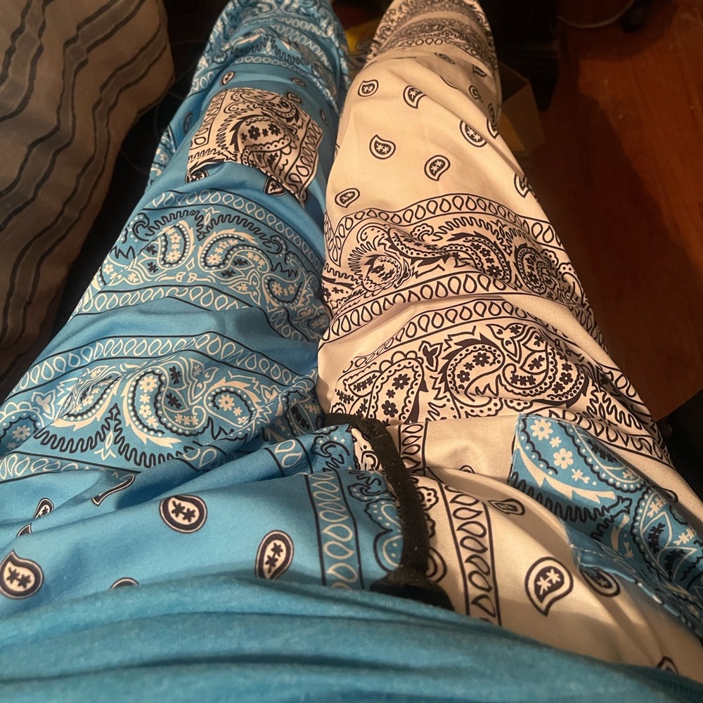 Bandana pants blue and white with Paisley designs